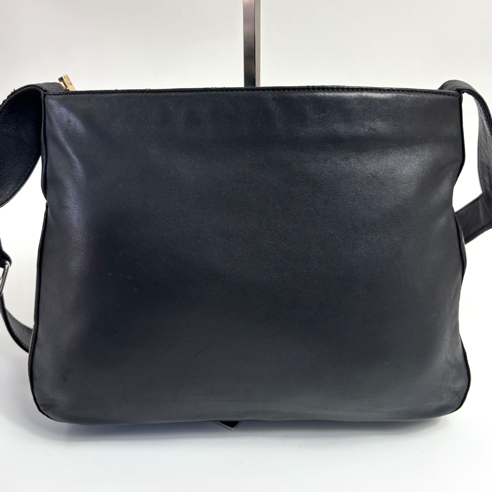 LOEWE ロエベ ショルダーバッグ ナッパレザー アナグラム ロゴ 斜め