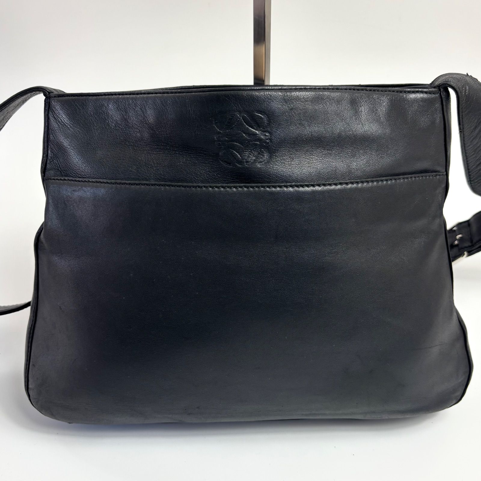 LOEWE ロエベ ショルダーバッグ ナッパレザー アナグラム ロゴ 斜め