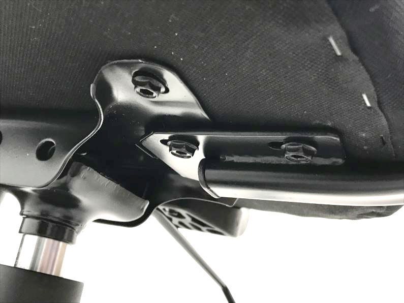 背メッシュ オフィスチェア