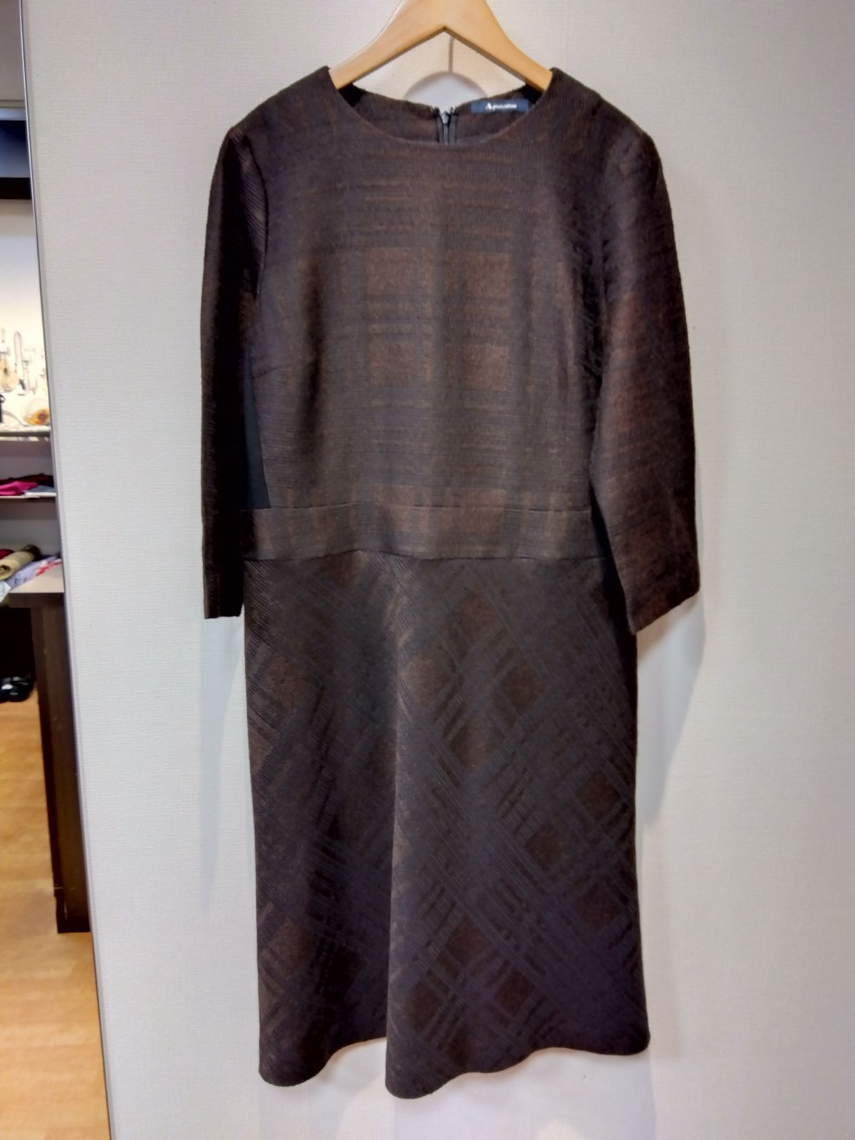 M20 Aquascutum アクアスキュータム ワンピース 茶系 シンプル 7分袖 Mサイズ
