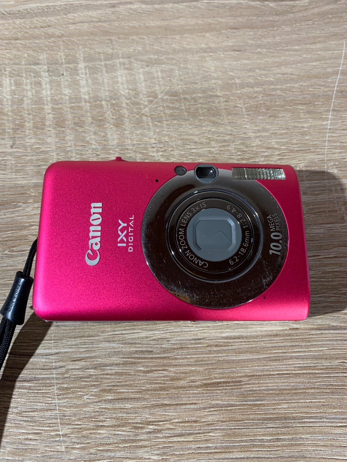 Canon IXY DIGITAL 7.1メガピクセル 本体と充電器 Canon IXY ピンク