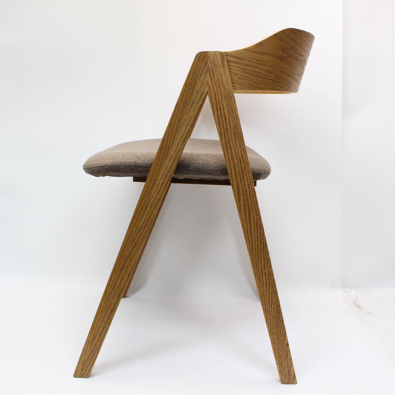 592 unico ウニコ ELEMENT エレムト ダイニングチェア 天然木 オーク材 ナチュラル 椅子 MARWIL-DEMENAGEMENTS_CH