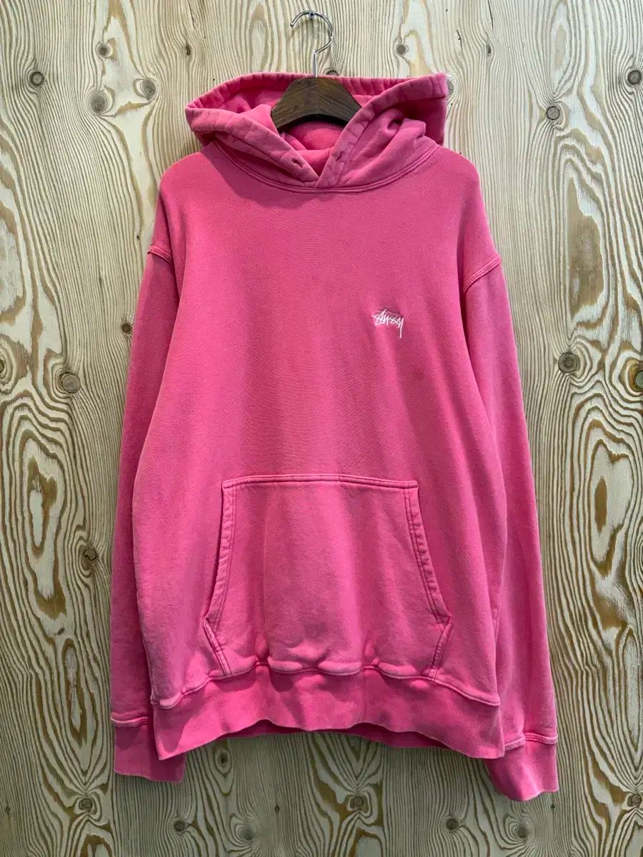 STU SaTurday of Us オーバダイド ストック ロゴ フーディー