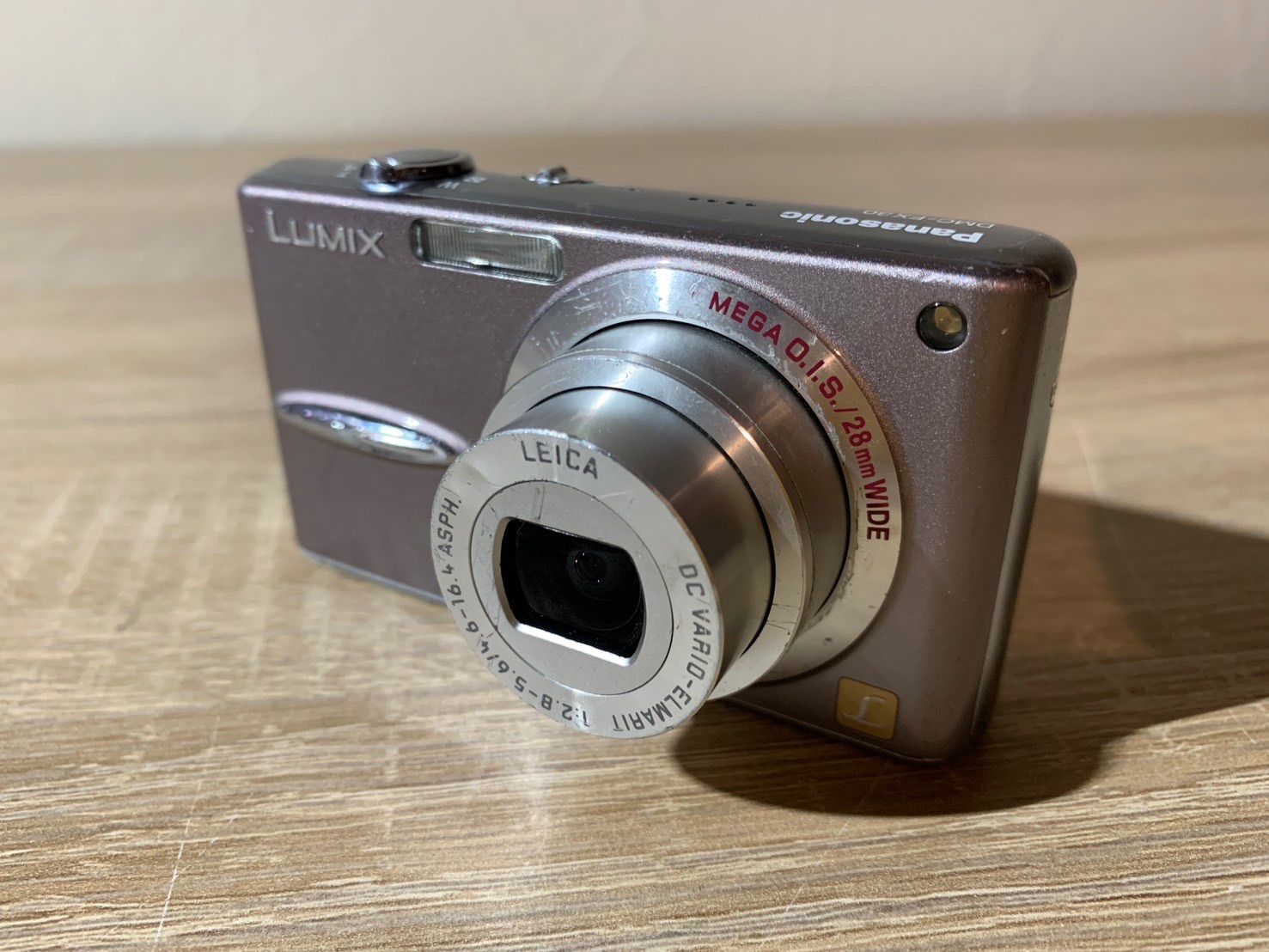 6309 Panasonic Lumix DMC-FX30 ピンク デジカメ 概要 デジタルカメラ