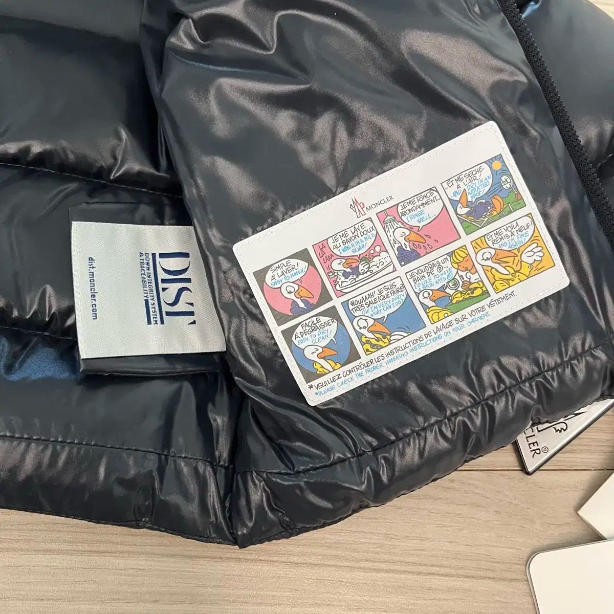 モンクレール ベイビー マヤ ダウン 18 24 m 動きやすい設計 アウター 