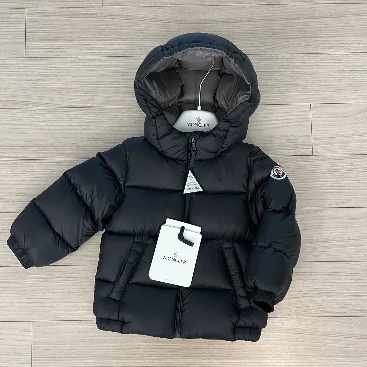 モンクレール ニューマケール ベイビー 12-18m