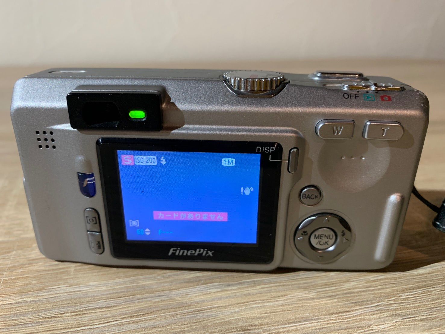 FUJIFILM FINEPIX F700 デジタルカメラ F700 FinePix Fujifilm Compact