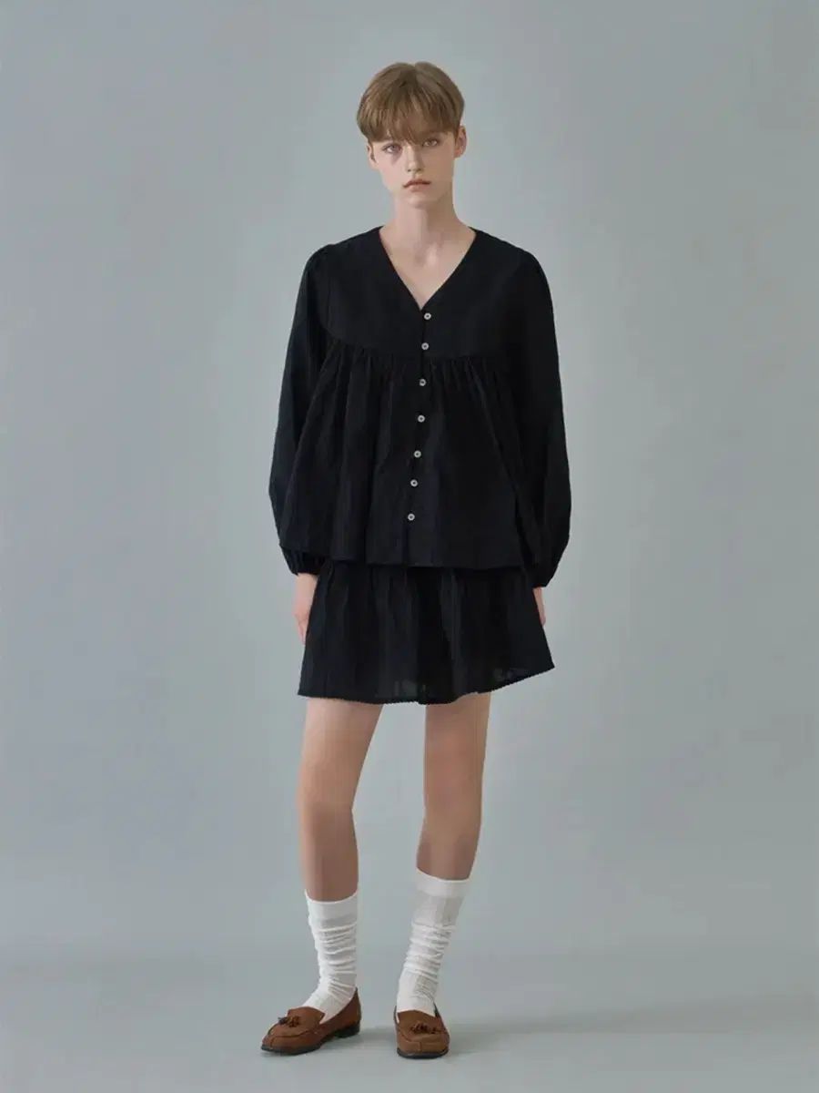 WITHOUTSUMMER コニー エンブロイダリー ブラウス ブラック ゲストルック