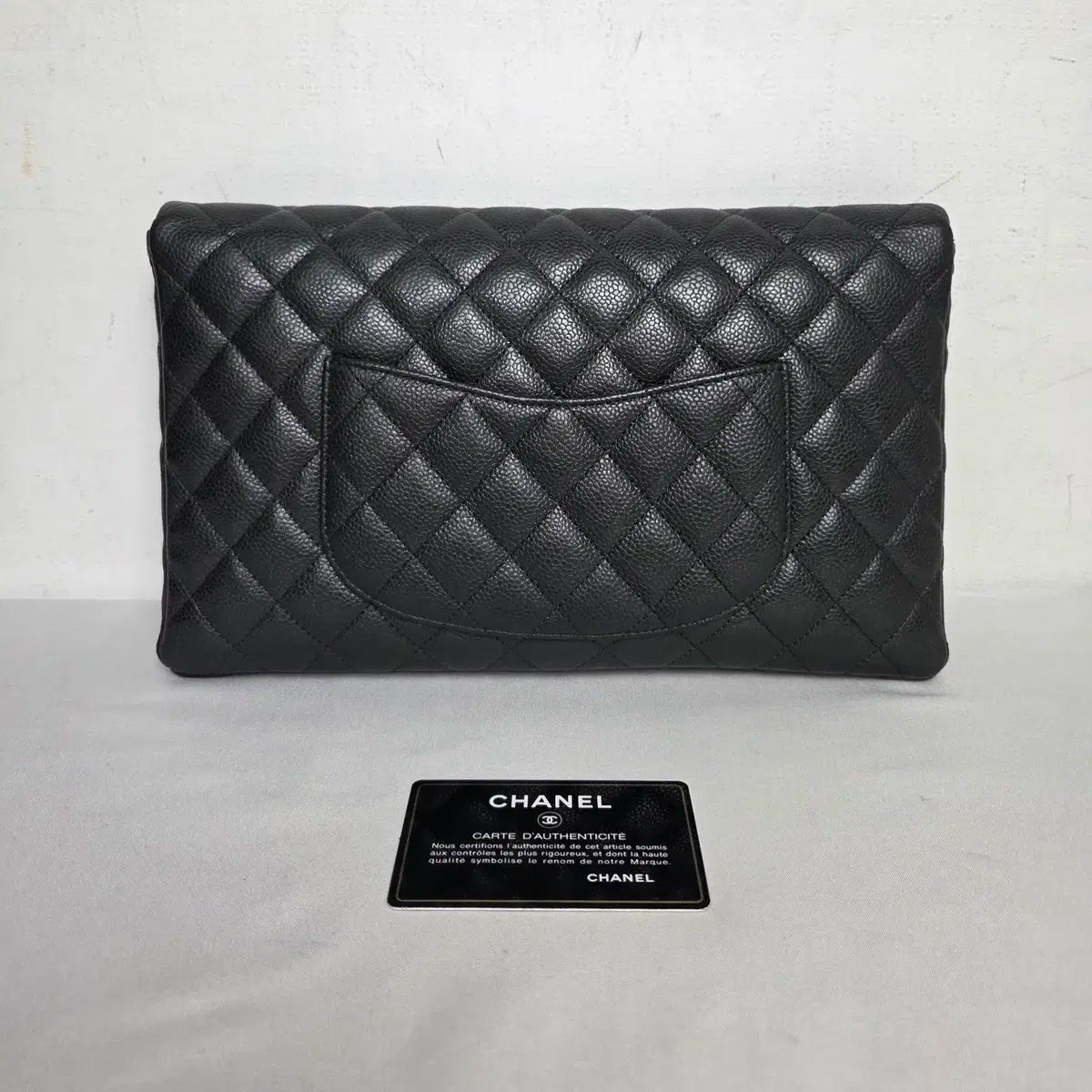 シャネル Classic フラップクラッチバッグ キャビア チャコール ゴールド