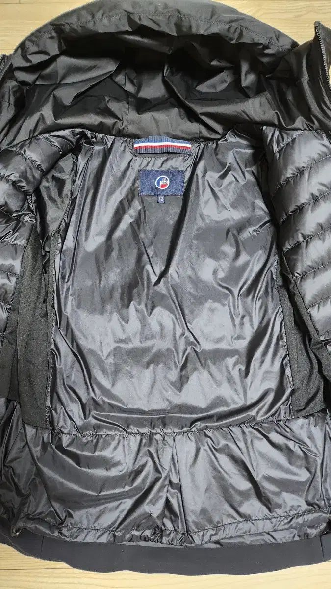 フュジャブロックさん ジュニア スキー ダウン ブラック 12 y