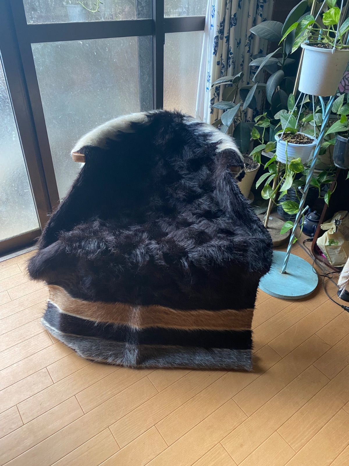 トルコ発卸売 な黒山羊アンゴラヤギ高価なモヘアで織られた手織りの毛布 シイルトバッタニイェ ミフラブ柄 特別毛量の多い1300g越え!これは です 四季を通じて便利 ラグやキャンプ 車にも必需品 ギフトにも最適 エコなシイルトバッタニエ是非おすすめ