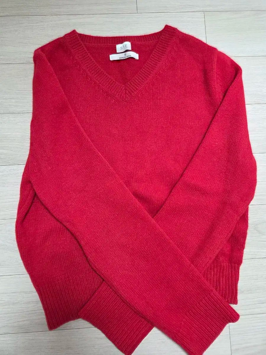 Vネック ニット