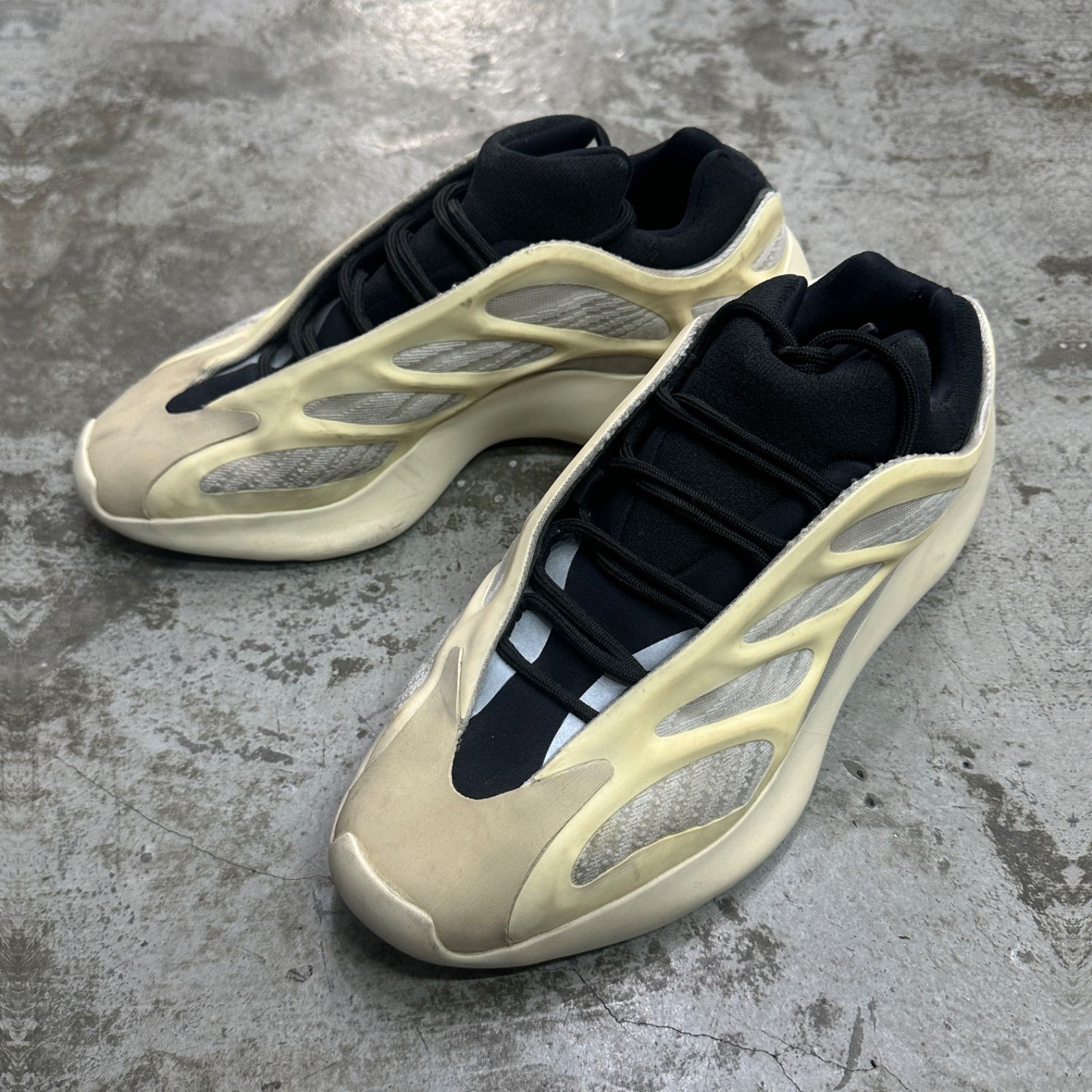 アディダス 27 YEEZY 700 V3 Azael アザエル クリーム アディダス 27