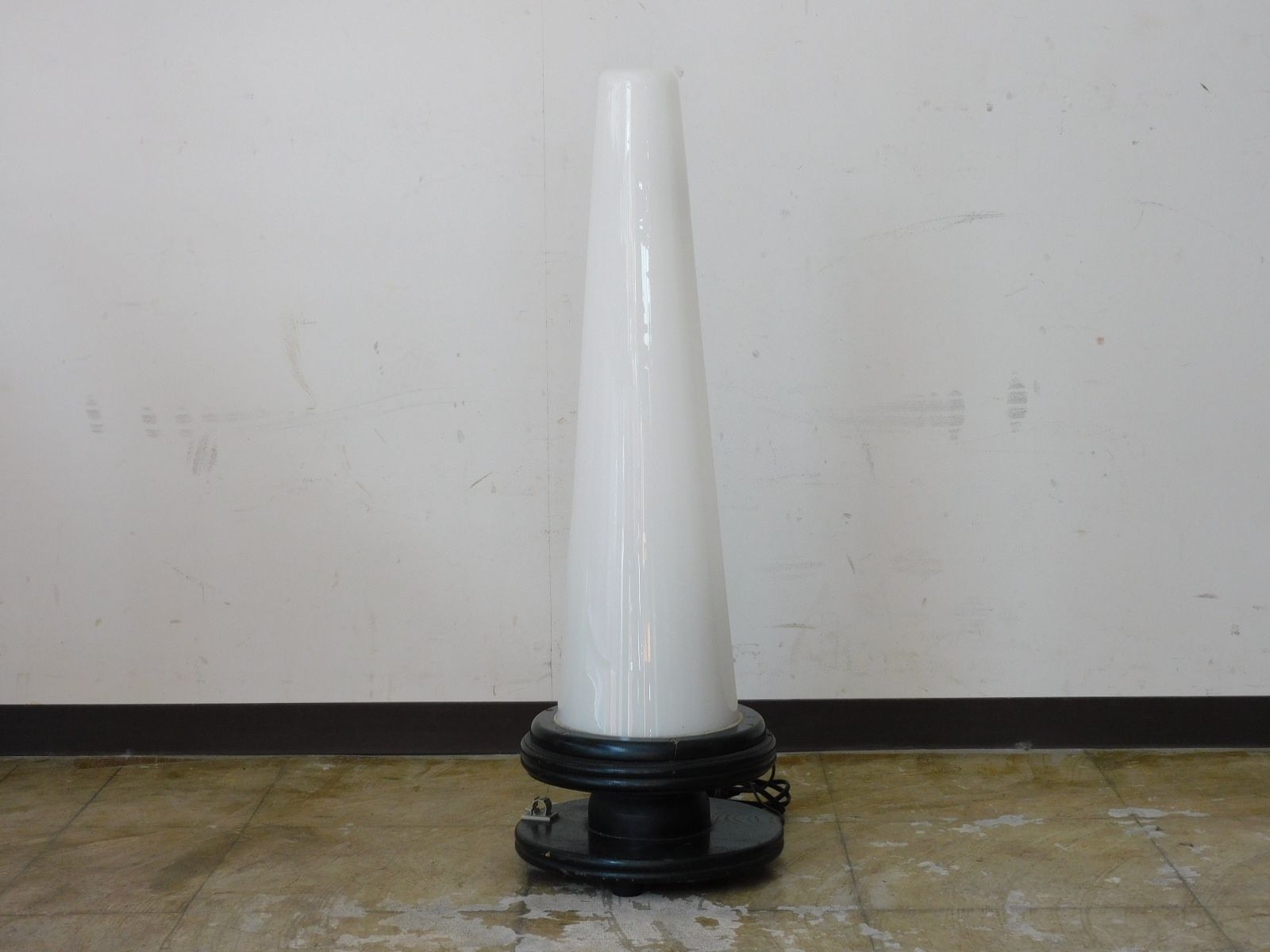 ふるいフロアライト 円錐のガラスドーム HK-a-05632 蛍光灯 ナイトスタンド ビンテージ ヴィンテージ 照明