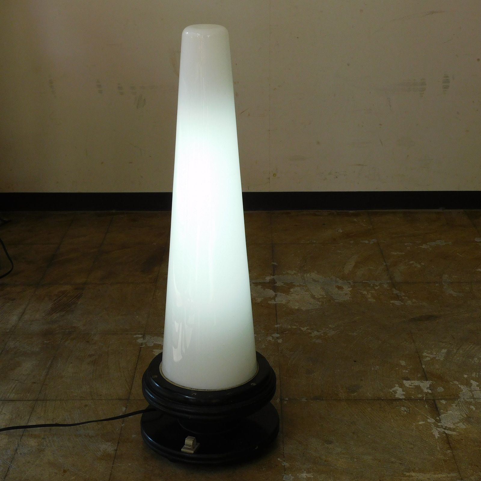 ふるいフロアライト 円錐のガラスドーム HK-a-05632 蛍光灯 ナイトスタンド ビンテージ ヴィンテージ 照明