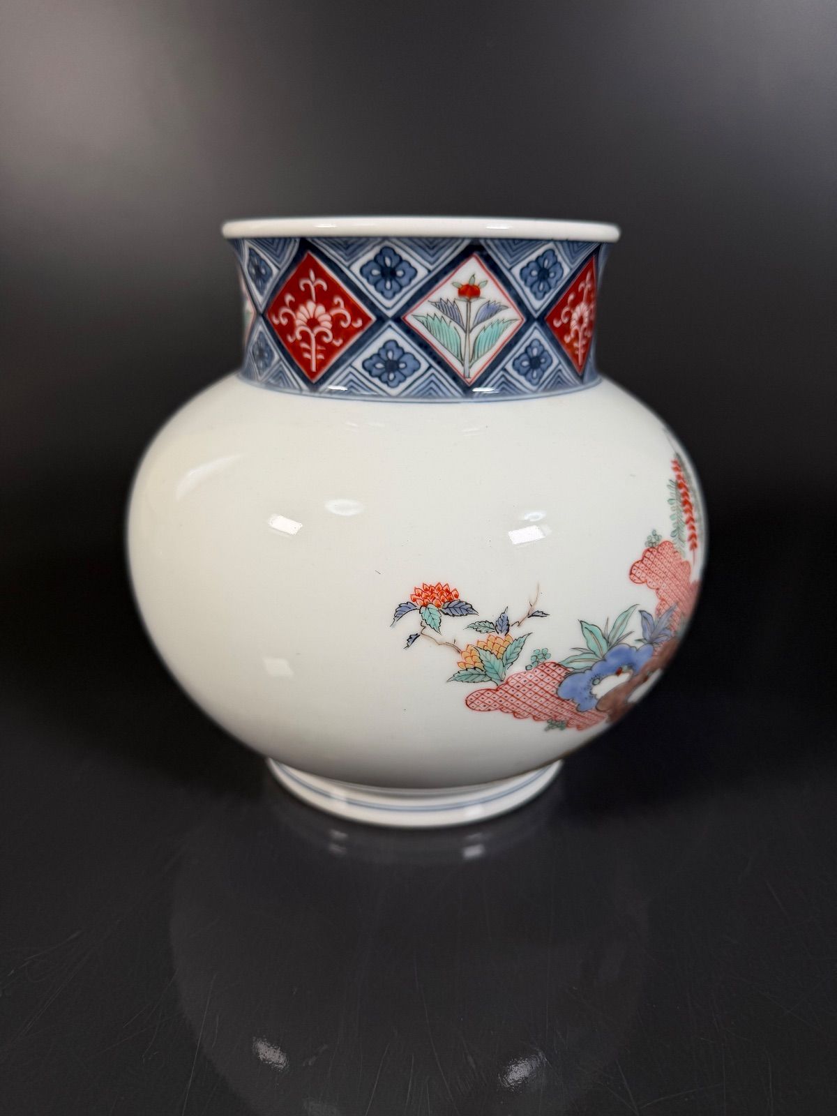 三代冨田松鶴本人作 赤絵吉祥小紋花瓶 本物保証 三代冨田松鶴本人作