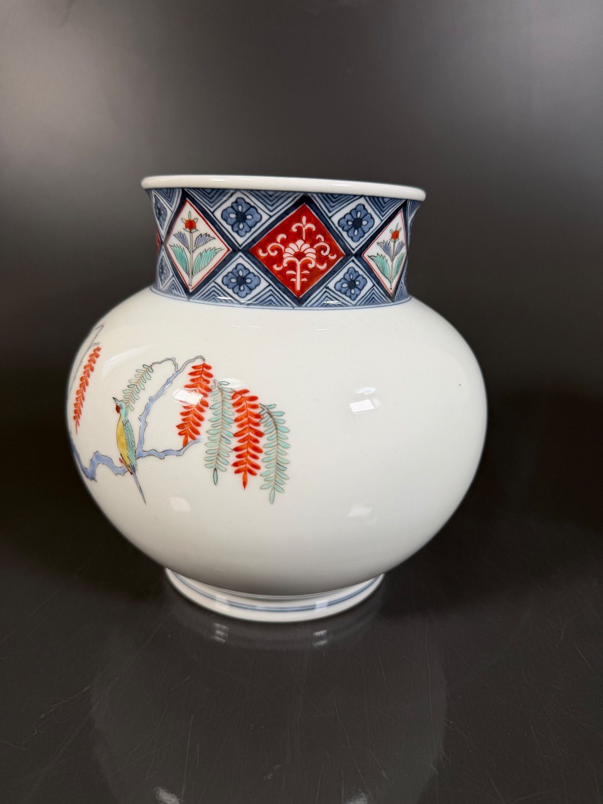 美品 ☆ 十三代酒井田柿右衛門作 花鳥図「秋」の壺 昭和 ヴィンテージ 美品 ☆ 十三代酒井田柿右衛門作 花鳥図「秋」の