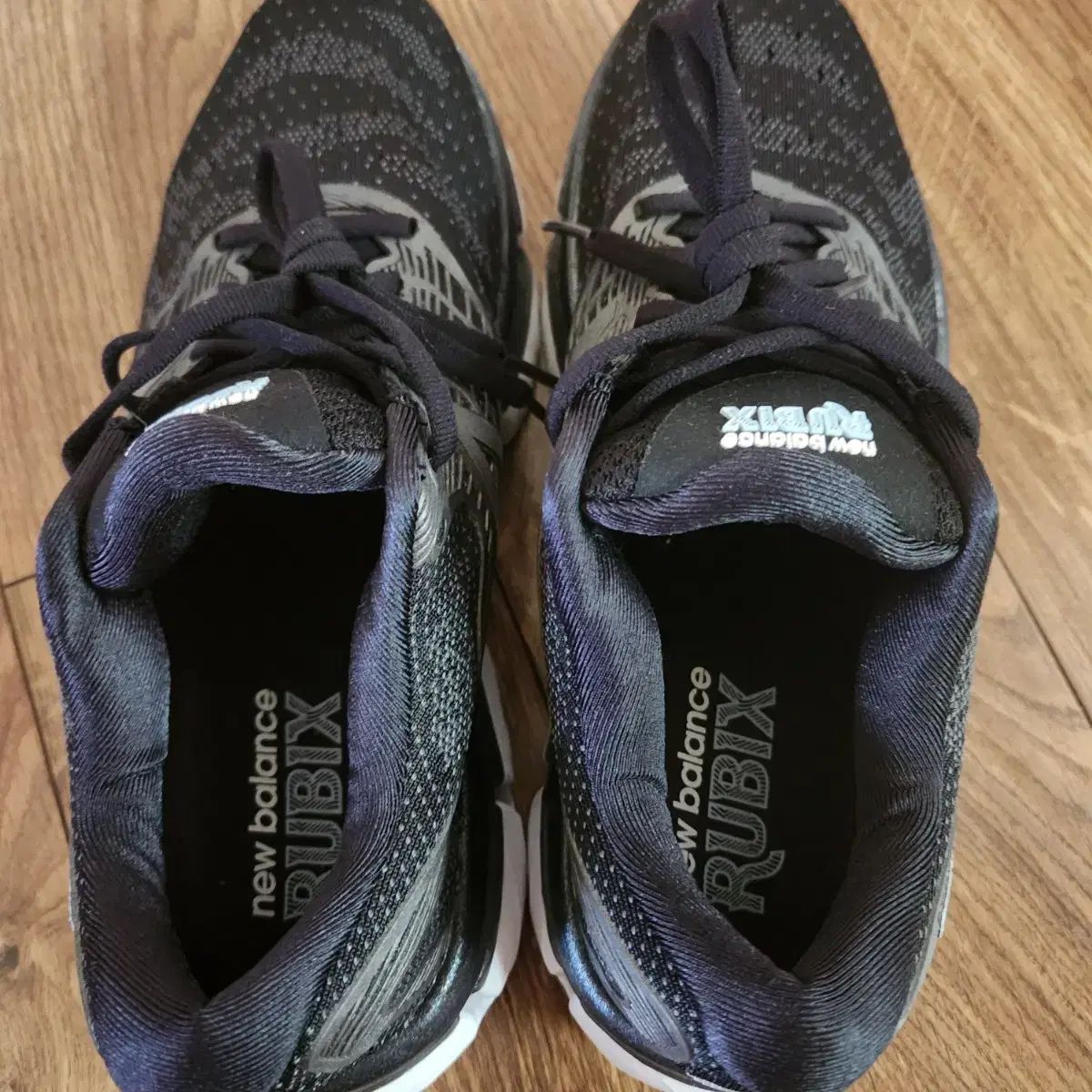 アメリカ New Balance ランニングシューズ サイズ US 8 単 OLIVEOS_COM_TR