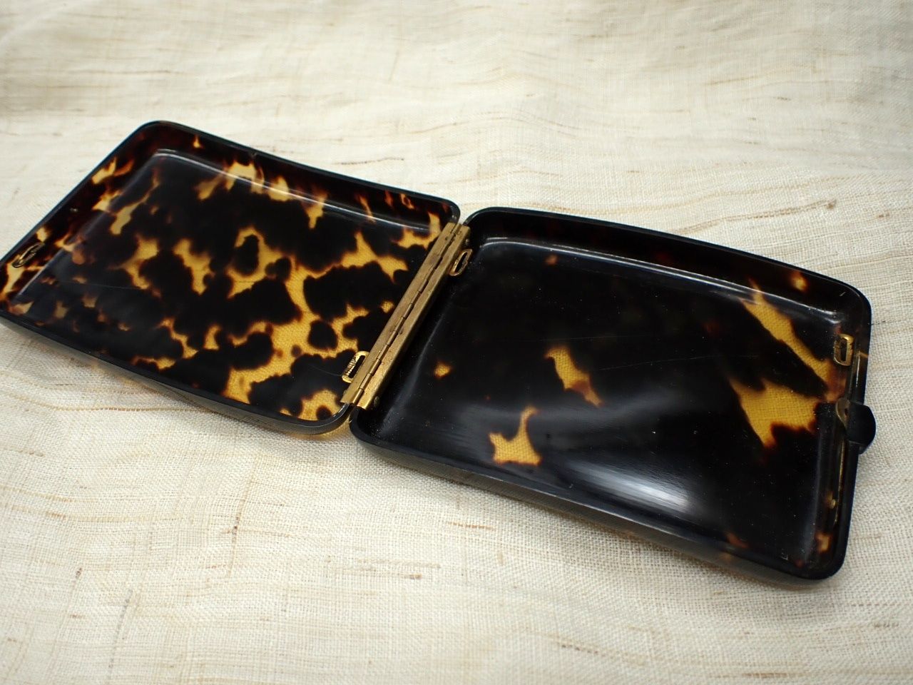  本鼈甲 玳瑁 煙草ケース 磨き仕上げ済 その他 小物