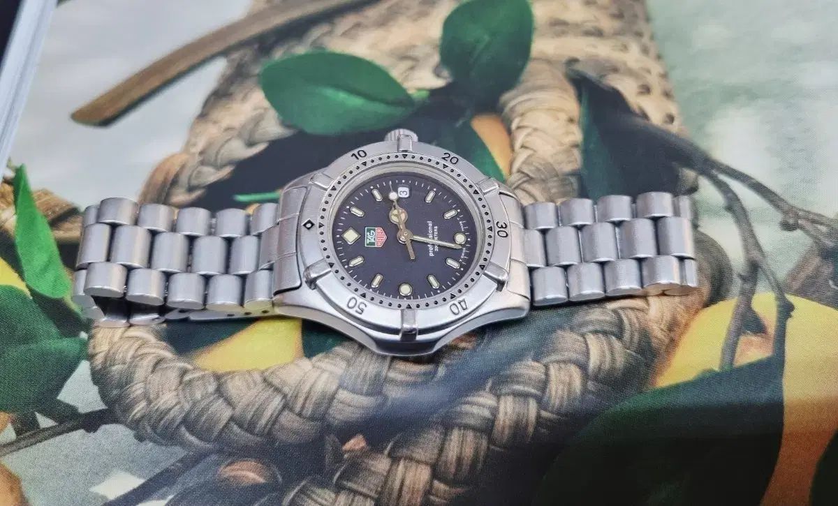 タグ ホイヤー プロフェッショナル 200 レディース リストウォッチ