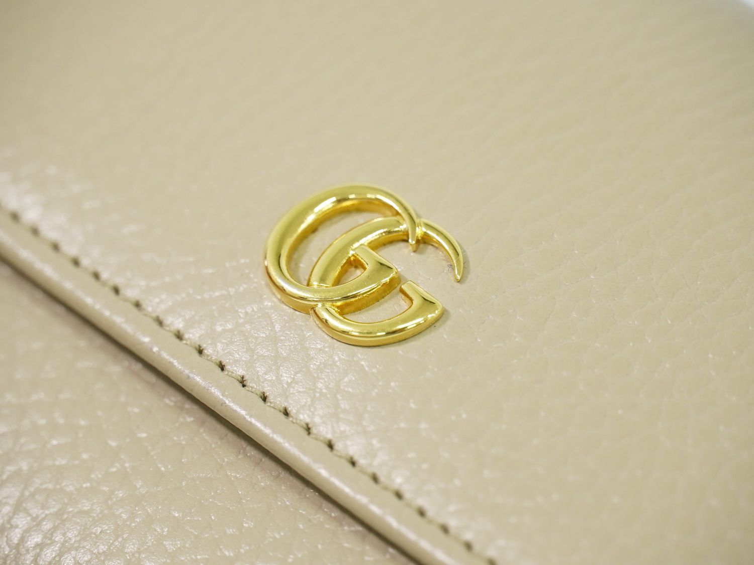 レザー ベージュ