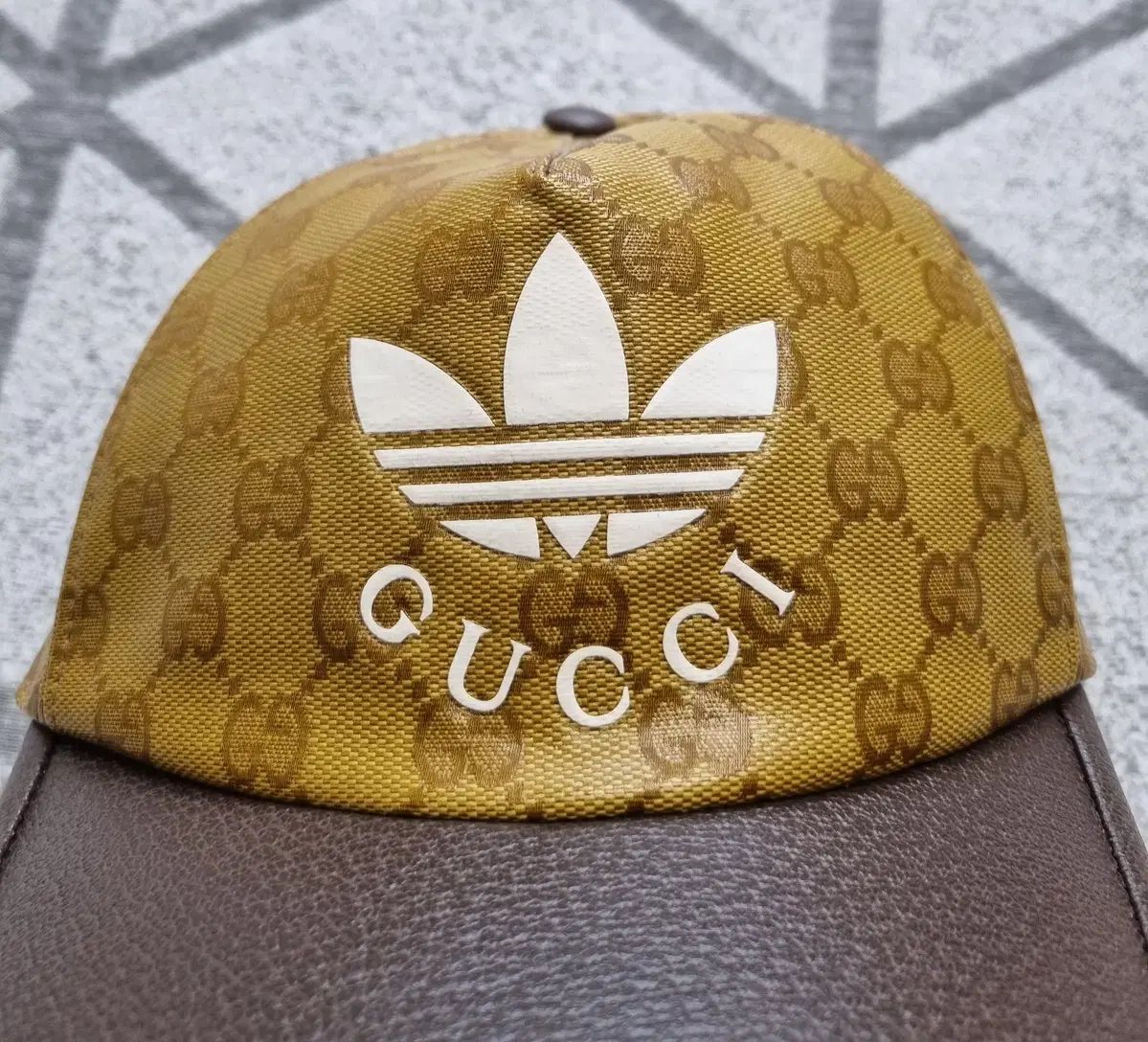 グッチ adidas アディダス ベースボールキャップ スナップバック 帽子 Lサイズ