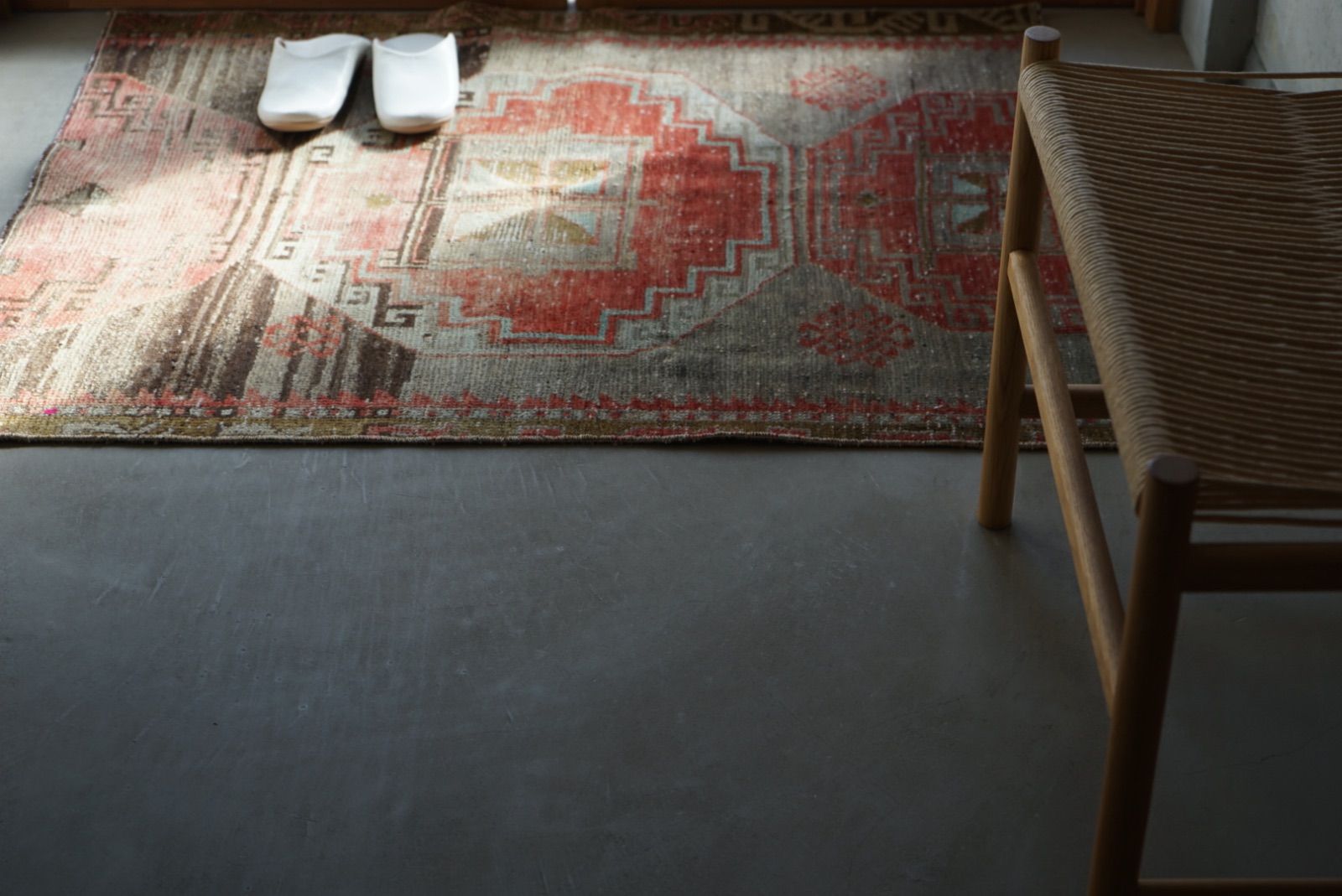 ヴィンテージラグ トルコ アナトリア スモールサイズ ブラウン 114 × 94 cm No.TR25186 MARWIL-DEMENAGEMENTS_CH