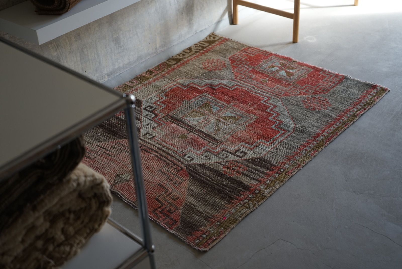 ヴィンテージラグ トルコ アナトリア スモールサイズ ブラウン 114 × 94 cm No.TR25186