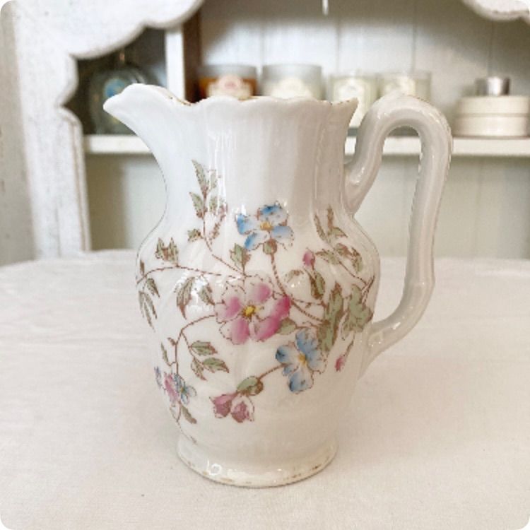 フランス直輸入 素朴で優しい花の絵柄が素敵 アンティーク ミルクピッチャー