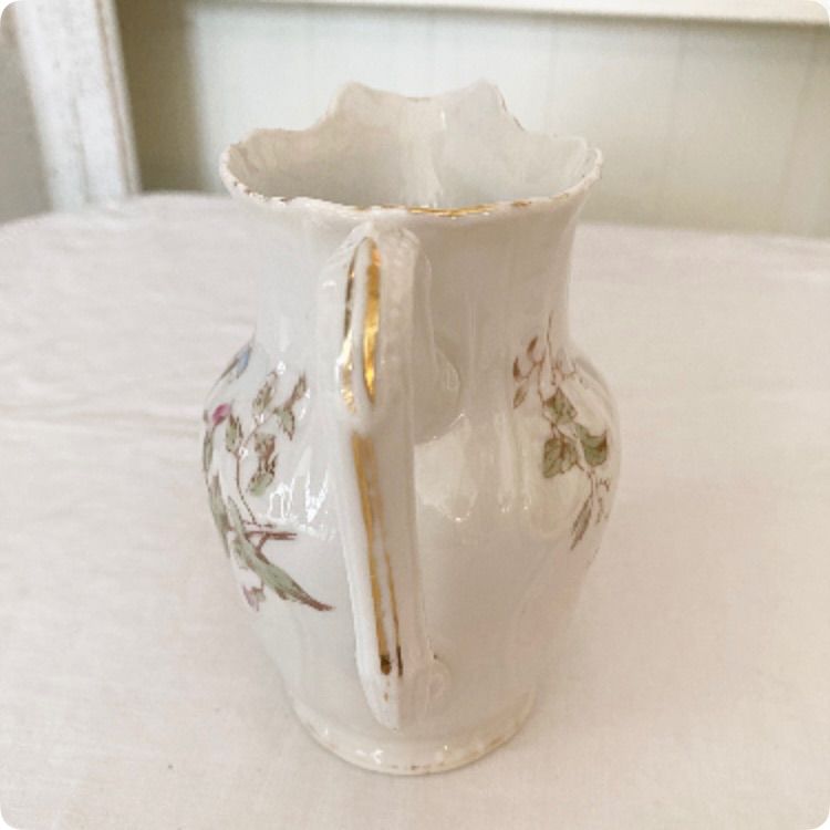 素朴で優しい花の絵柄が素敵 アンティーク