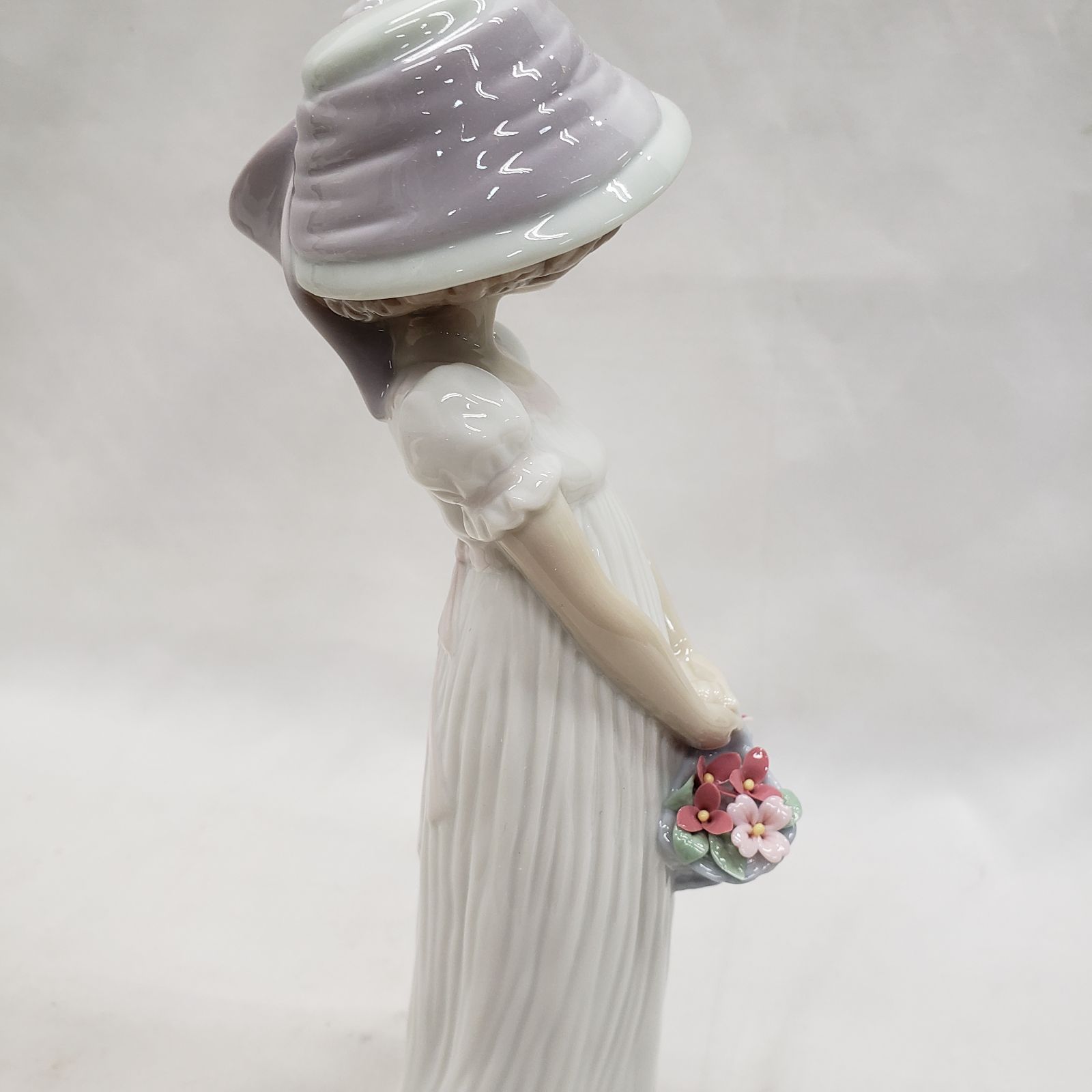 フィギュリン 8022