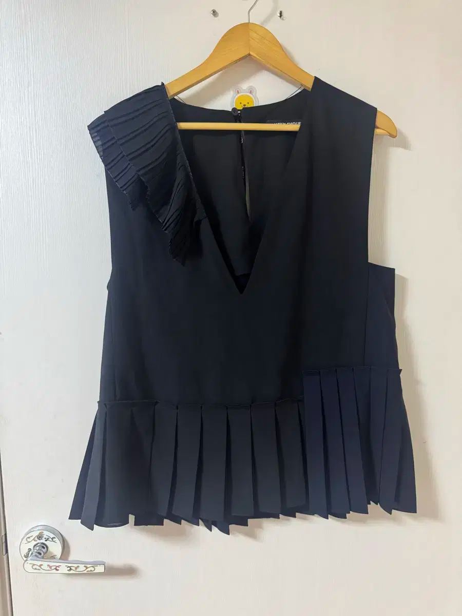 LUCKY CHOUETTE ラッキーシュエトゥ ブラック ネイビー プリーツ ベスト