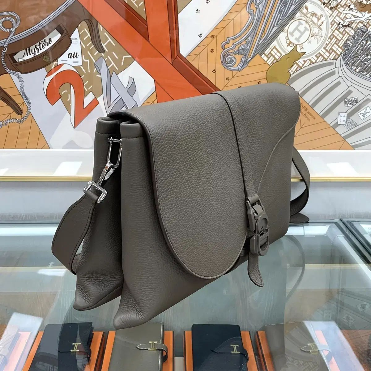 ディオール ピロー メッセンジャーバッグ