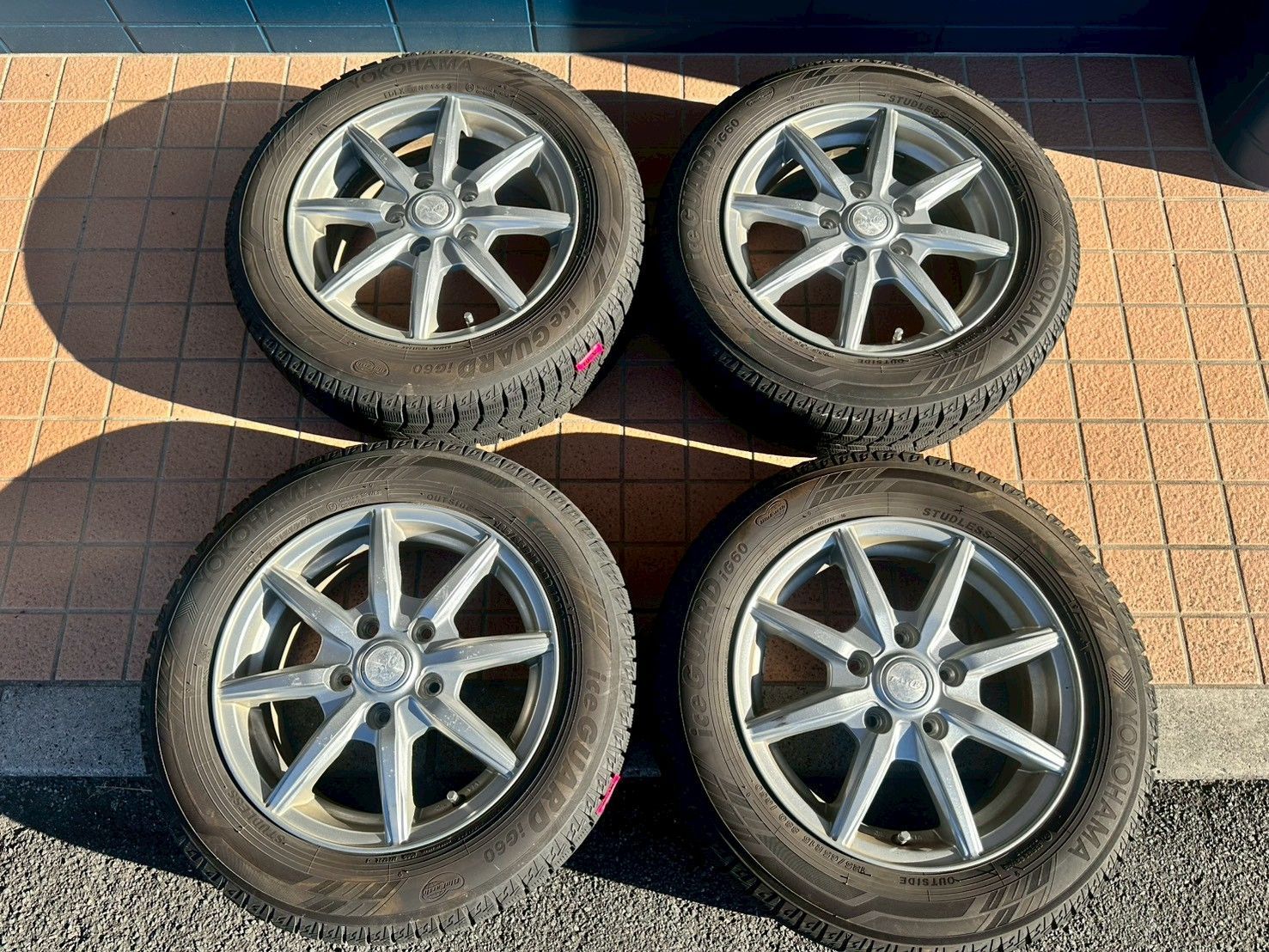 4本セット フリードハイブリッド 185 65 R 15 スタッドレス