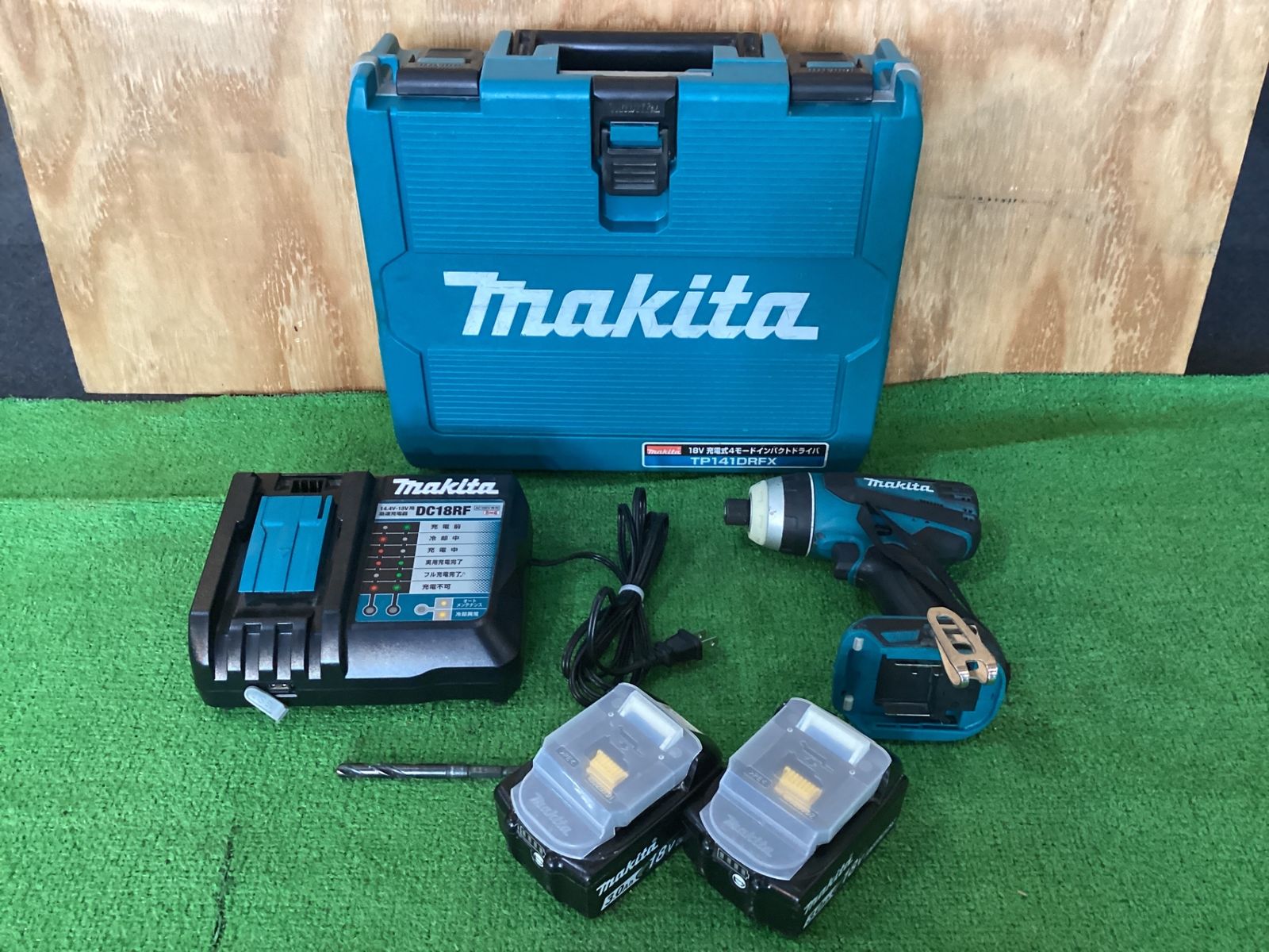マキタ TP141DRFX 充電式4モードインパクトドライバ 純正バッテリ×2 充電器 ケース有 充電回数44 過放電5％ 38 バッテリ寿命3 4 現状品 サ-10
