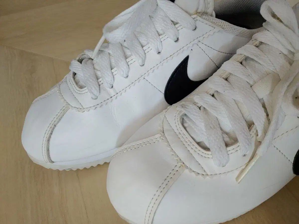 ナイキ コルテッツ 白黒 240 mm