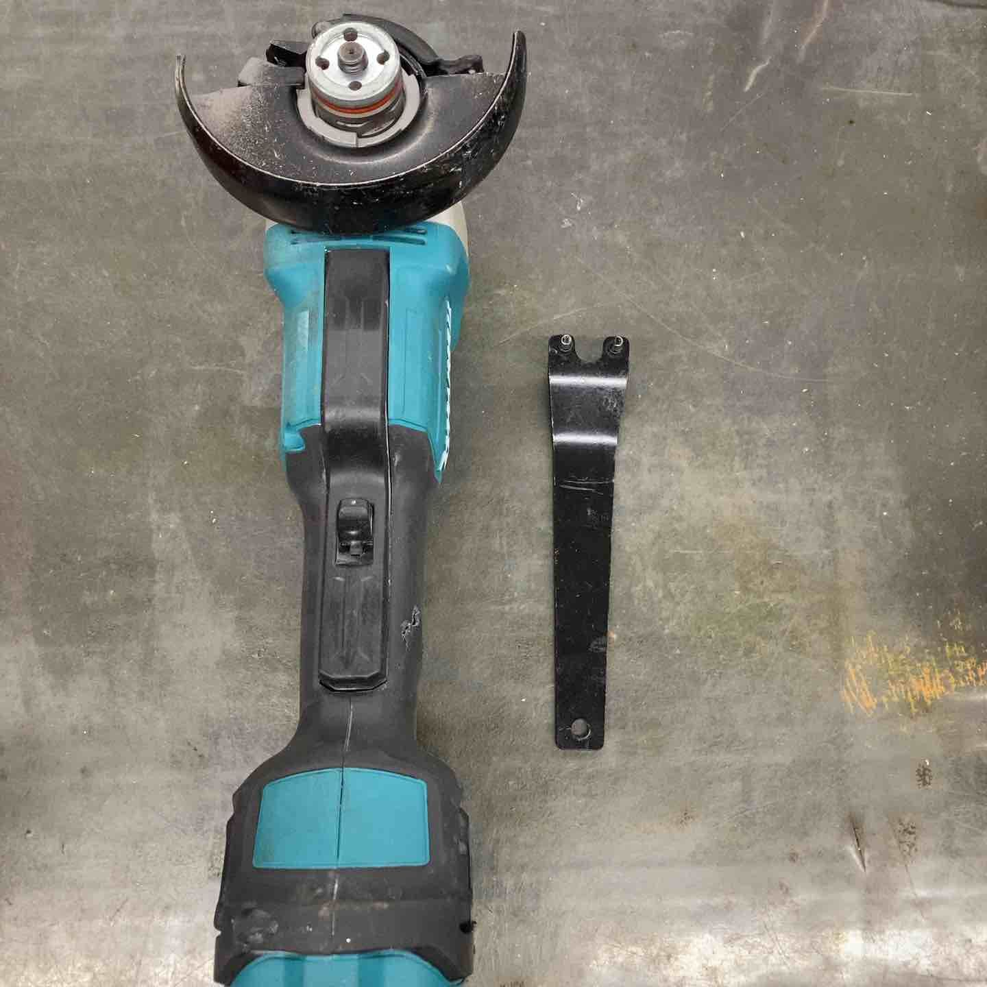 マキタ makita 100mmコードレスディスクグラインダ GA408DZ 戸田店