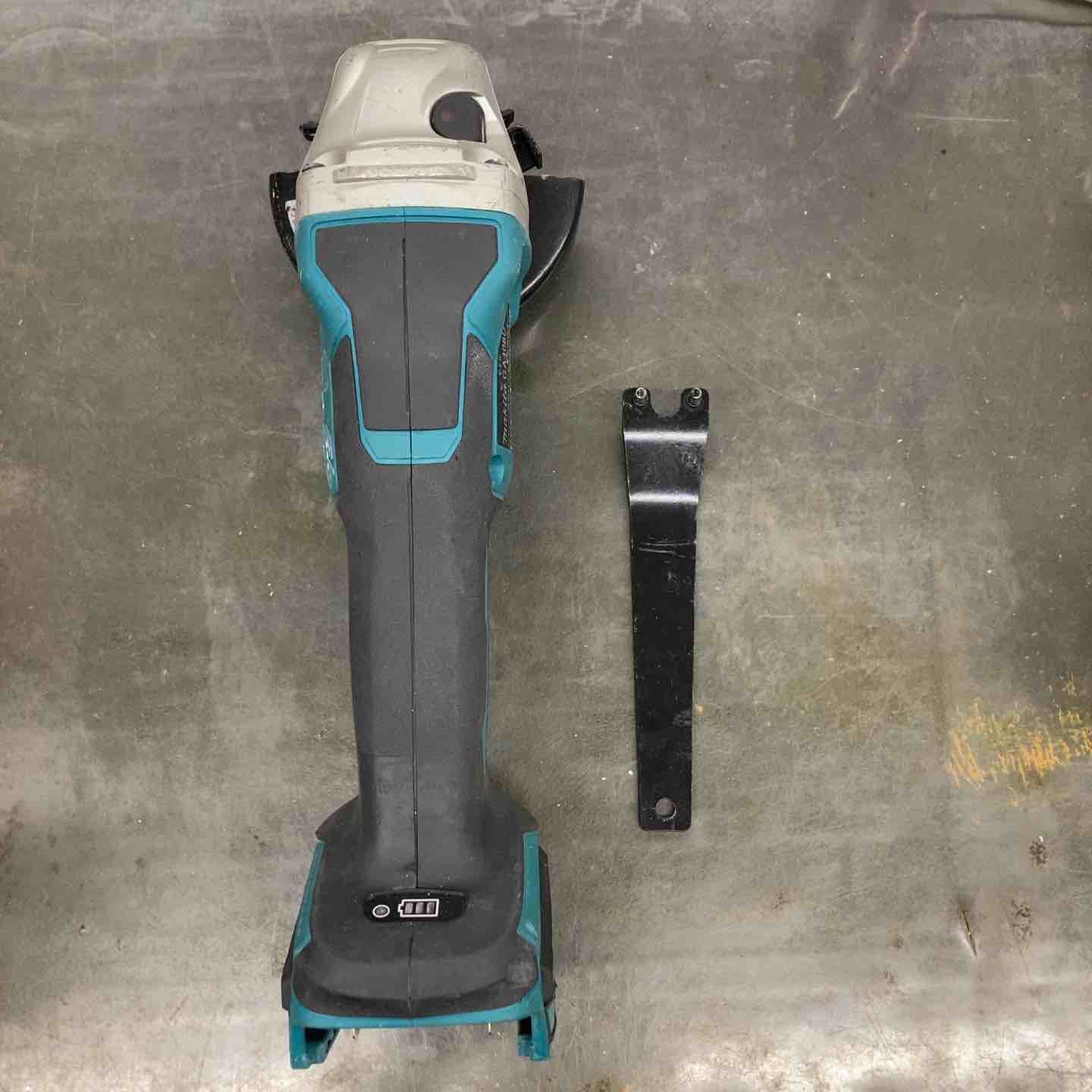マキタ makita 100mmコードレスディスクグラインダ GA408DZ 戸田店