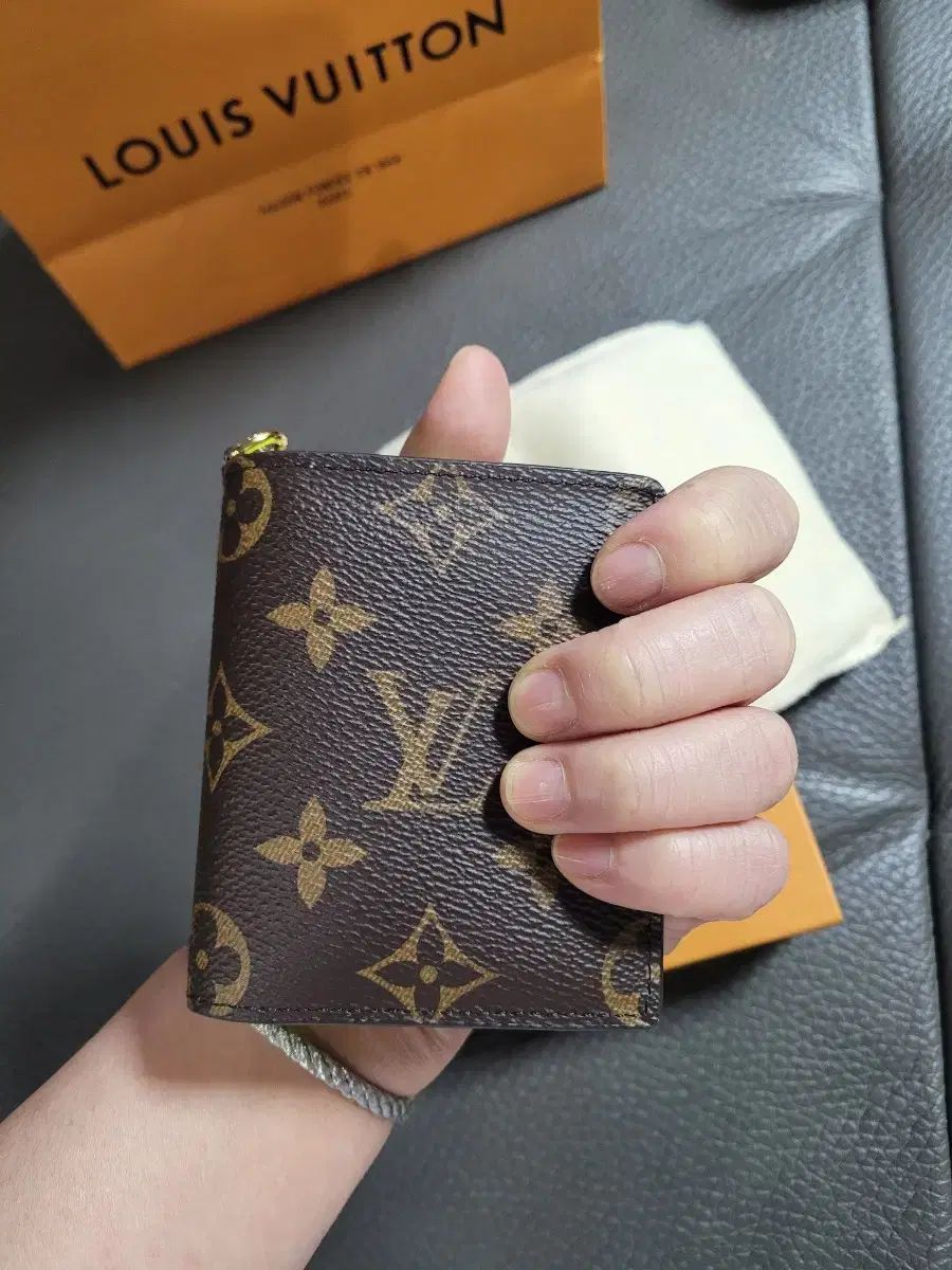 LV