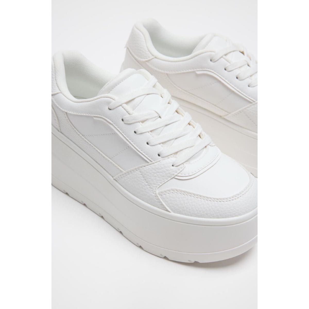 ZARA プラットフォームスニーカー