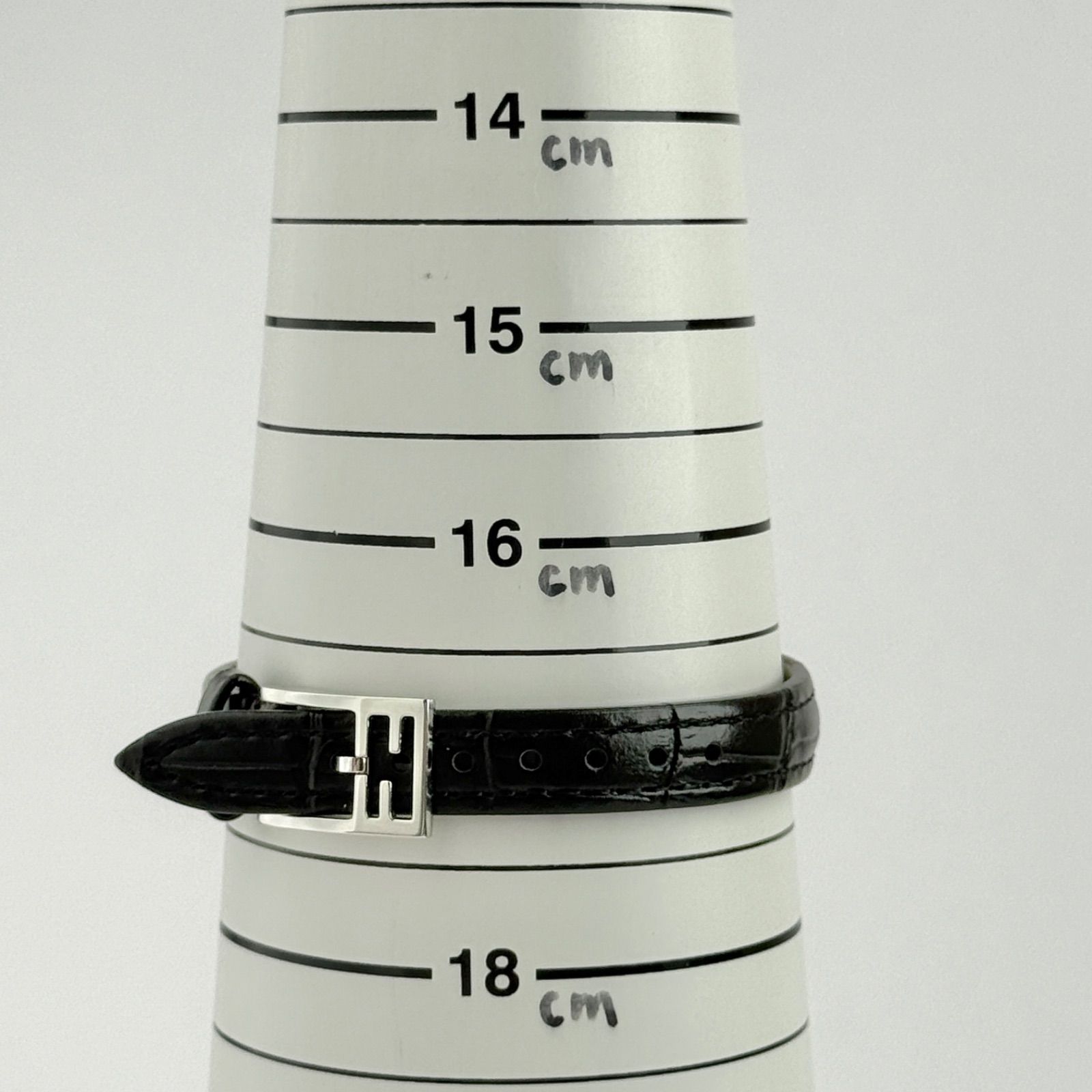 美品】フェンディ マイウェイ 35000S 新品ベルト 新品電池 683 - メルカリ