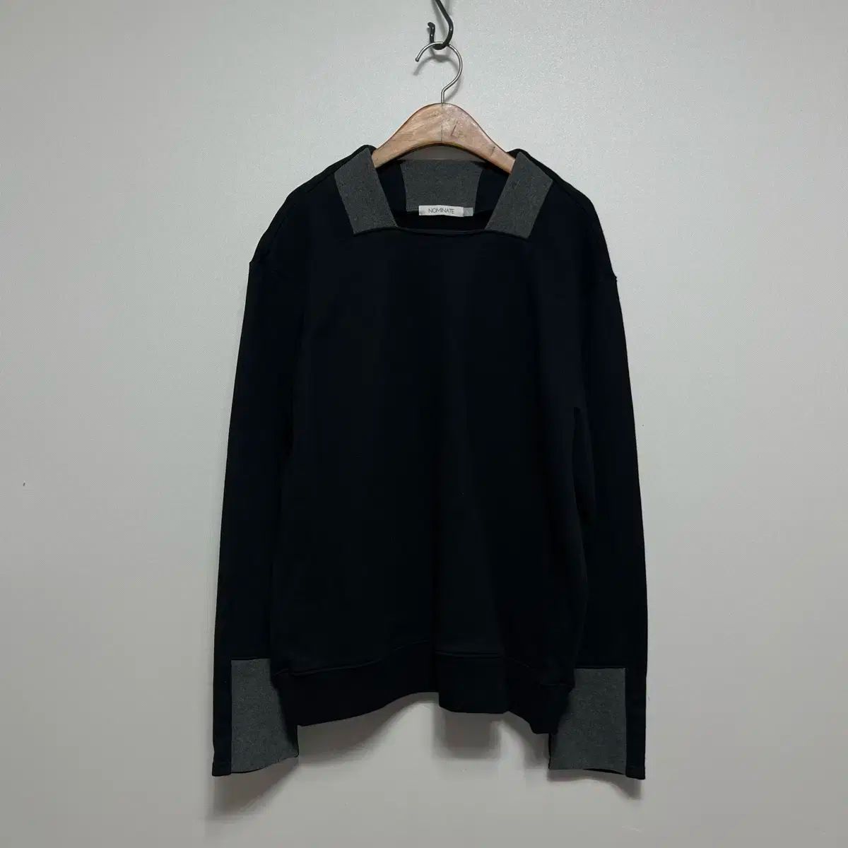 NOMINATE ノミナテ ブラック スウェットTシャツ