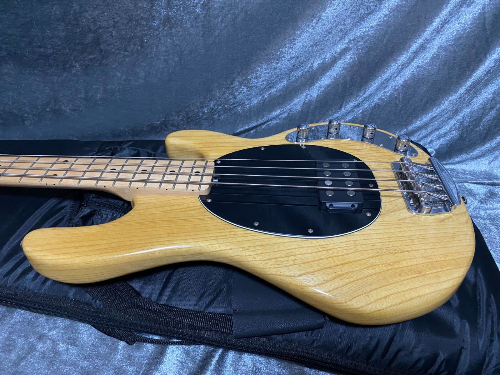 3バンドEQ搭載 ミュージックマン