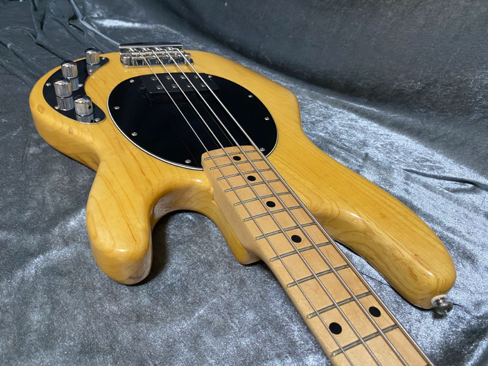 3バンドEQ搭載 ミュージックマン