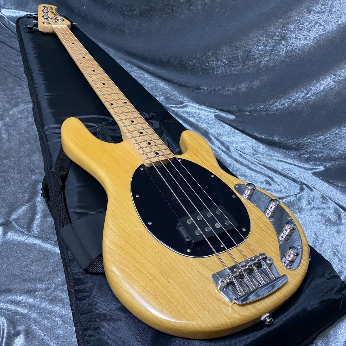 Sterling by Musicman Ray34 ハムバッカー アクティブPU 3バンドEQ搭載 ミュージックマン エレキベース