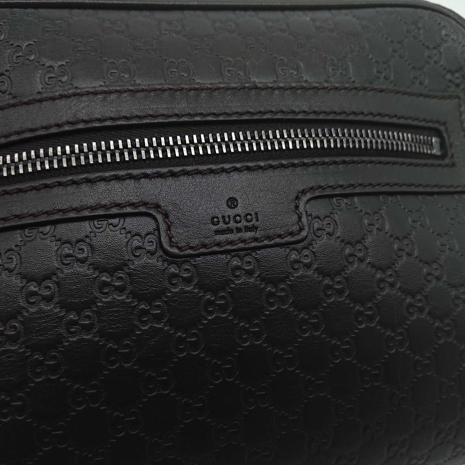 ダークブラウン