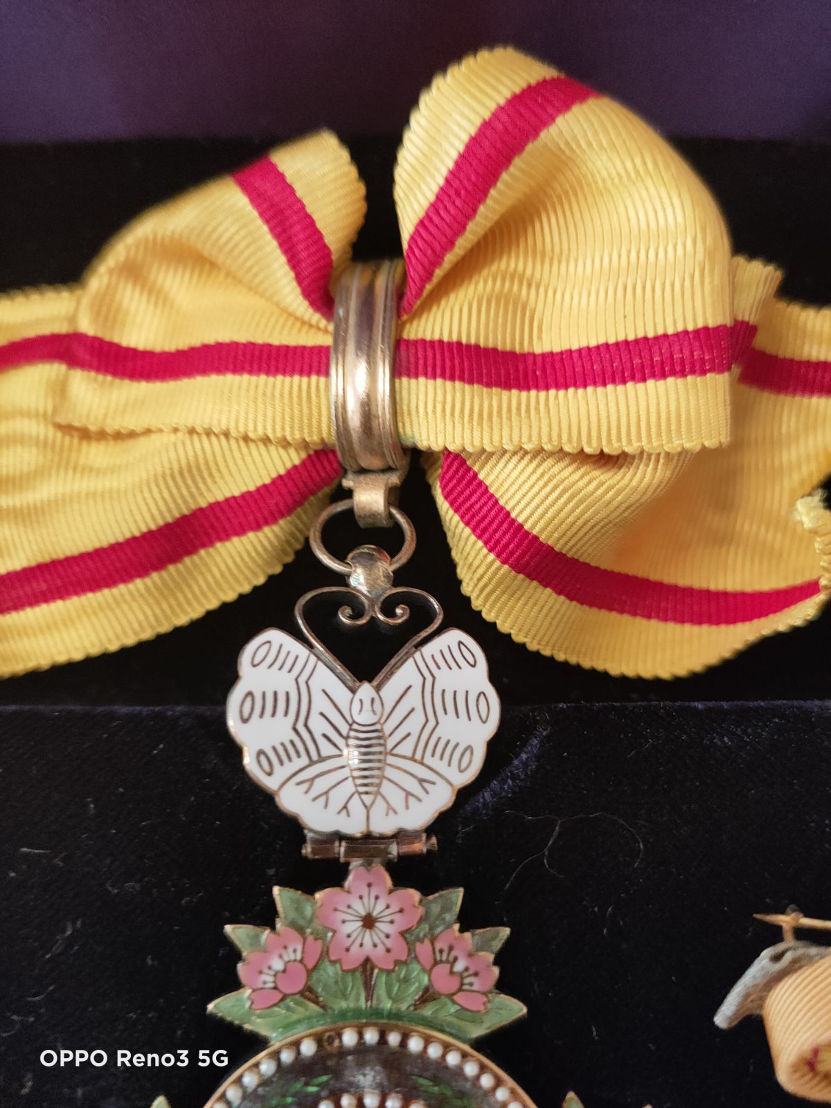 超激レア 極美品】勲三等宝冠章 宝冠白蝶章 勲章 褒章 徽章 女性勲章