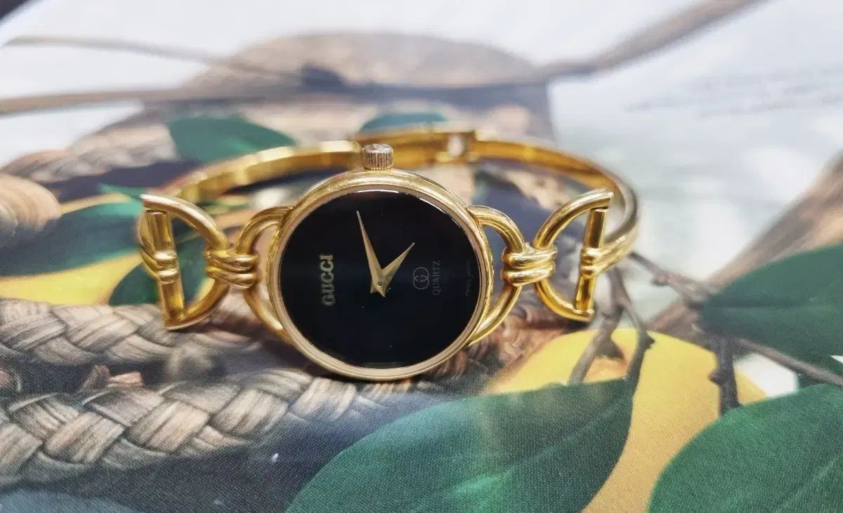 グッチ 6200L ゴールド リストウォッチ