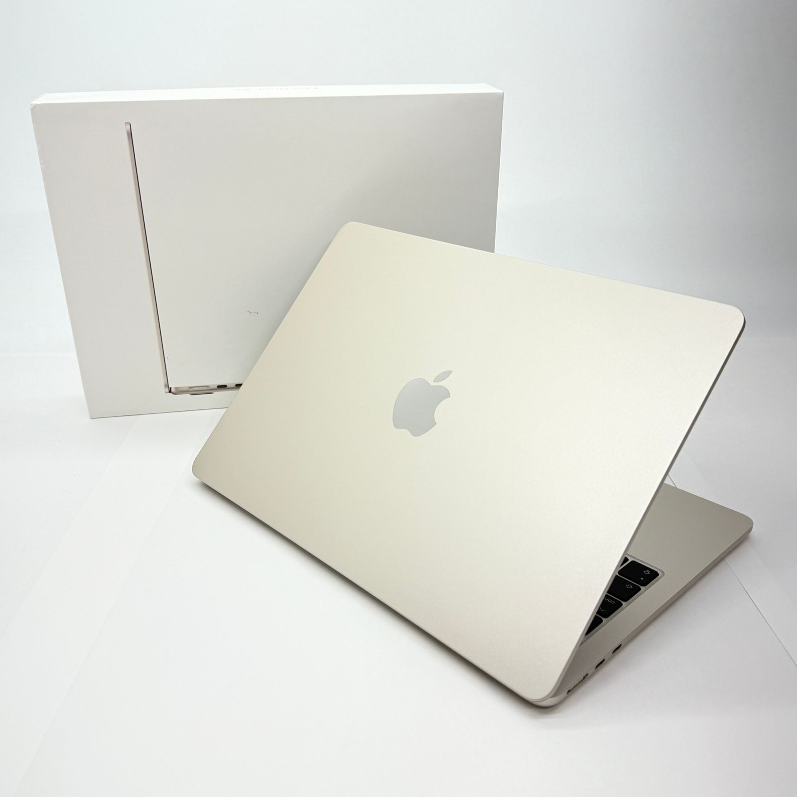 MacBook Air Liquid Retina 13.6インチ Mid 2025 Apple M2 8コア 8GB SSD 256GB スターライト MLY13J A C5294-80