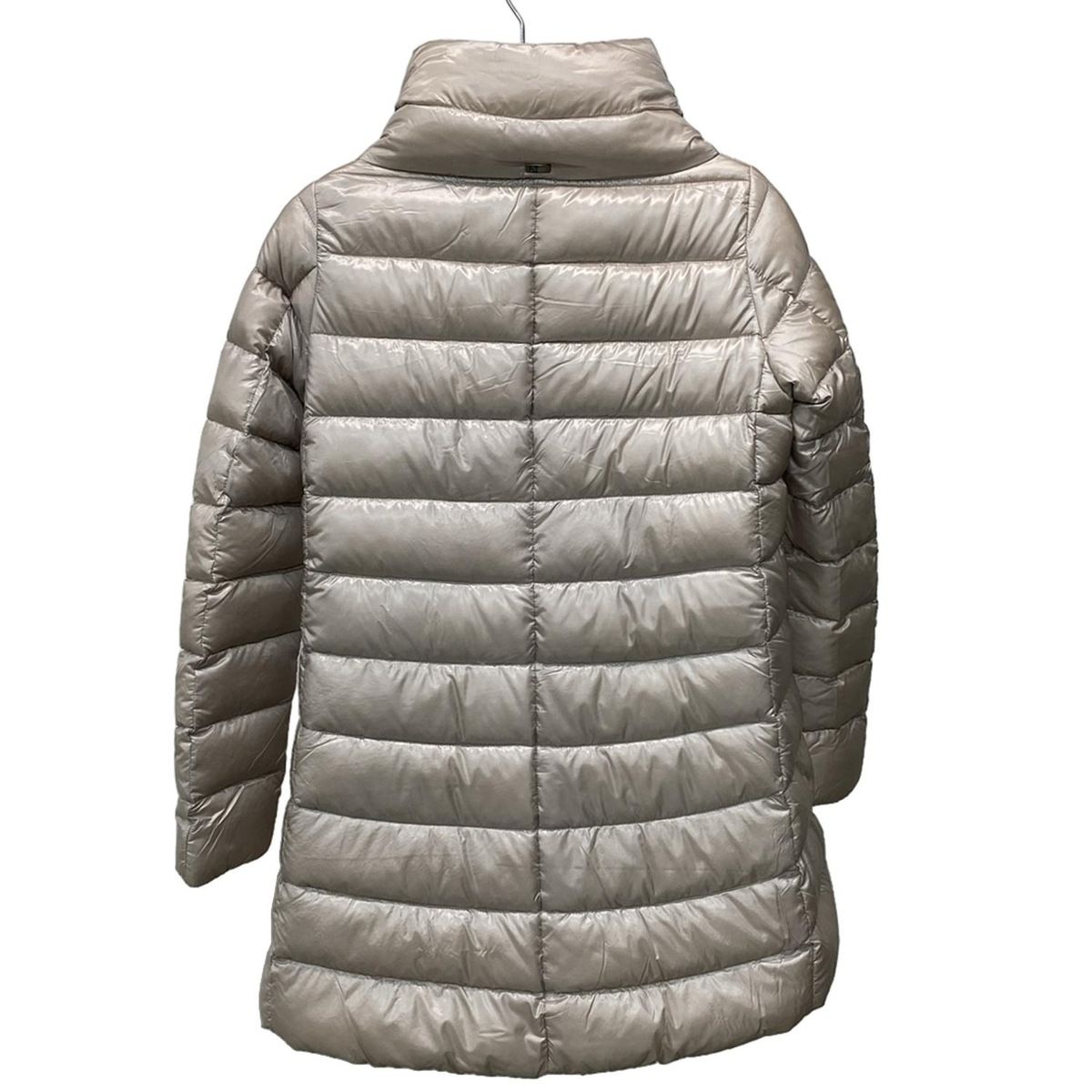 HERNO ヘルノ ダウンコート サイズ38 S レディース - ベージュ 長袖 秋 冬